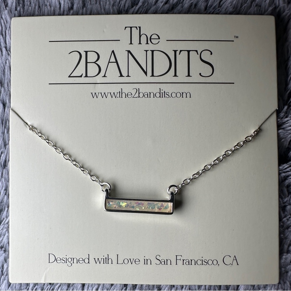 The 2 Bandits Athens NWOT Silver Iridescent Bar Pendant Necklace